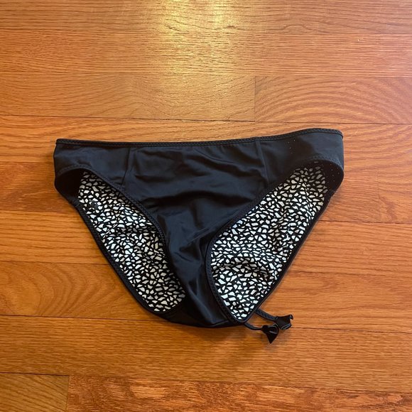 Lululemon // Suns Out Bikini Bottoms - Picture 2 of 6
